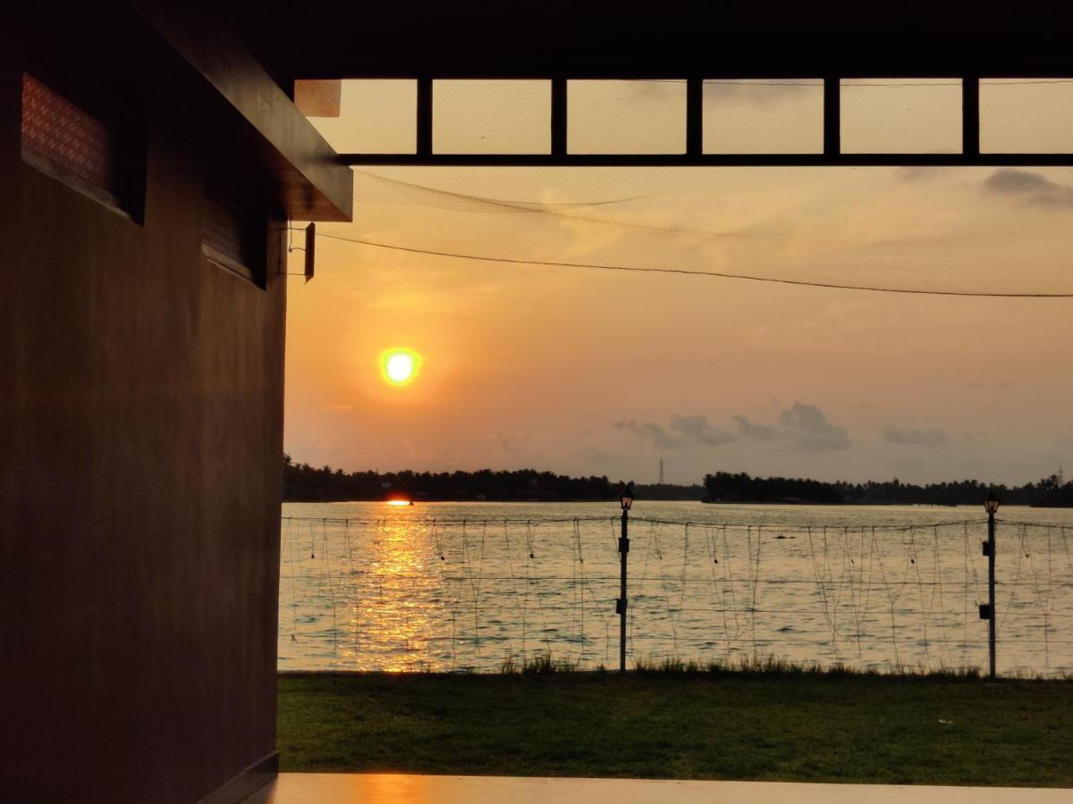 Apartament Wind &Waves Kollam Zewnętrze zdjęcie