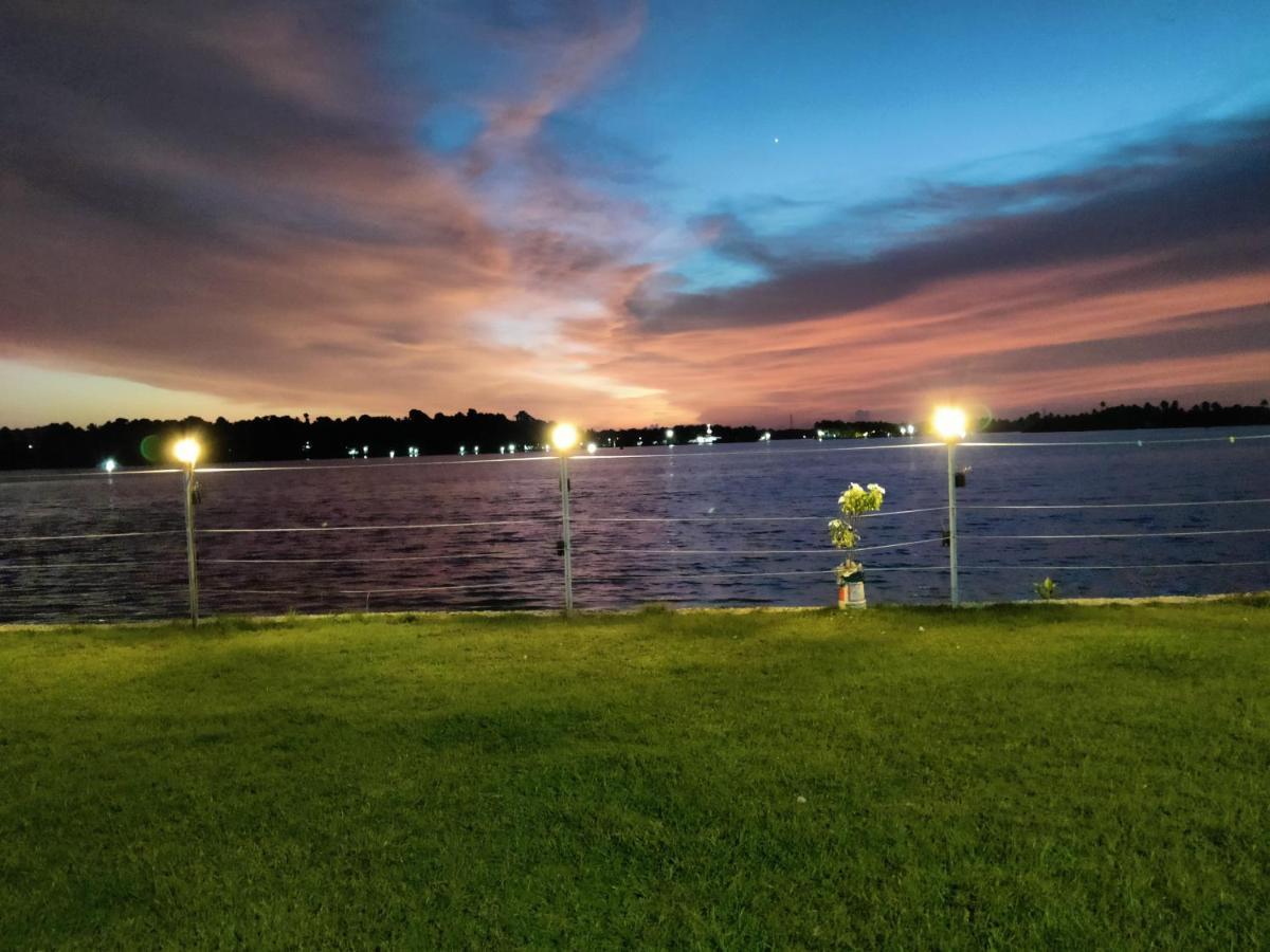Apartament Wind &Waves Kollam Zewnętrze zdjęcie